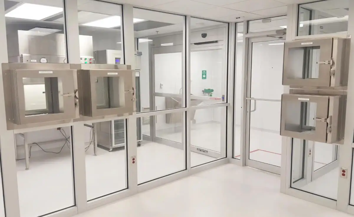 Sistema de control de esclusas para laboratorios farmacéuticos y áreas limpias
